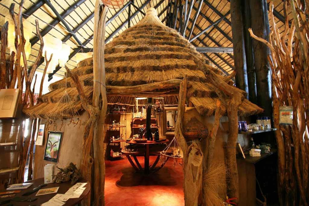 Opuwo Country Lodge ภายนอก รูปภาพ