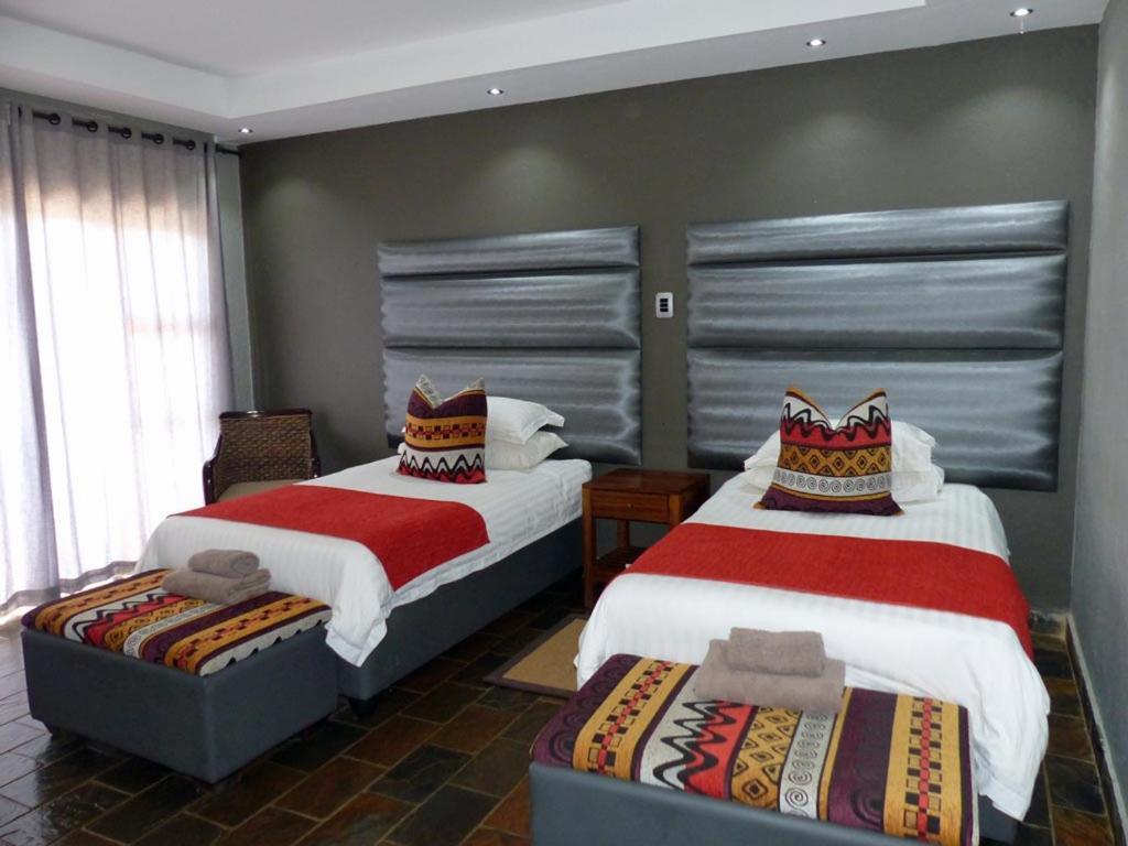 Opuwo Country Lodge ภายนอก รูปภาพ