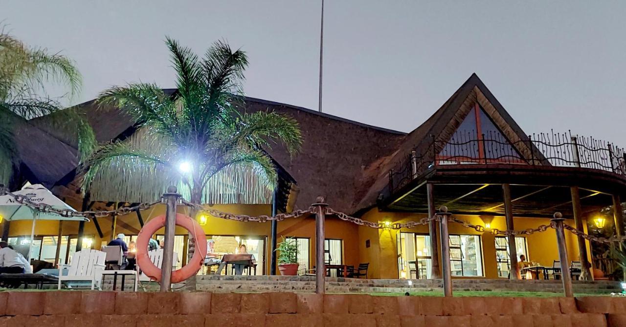 Opuwo Country Lodge ภายนอก รูปภาพ