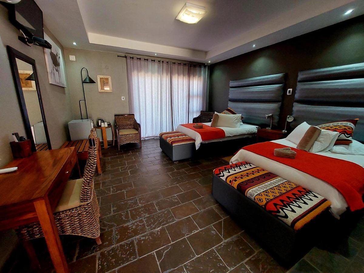 Opuwo Country Lodge ภายนอก รูปภาพ