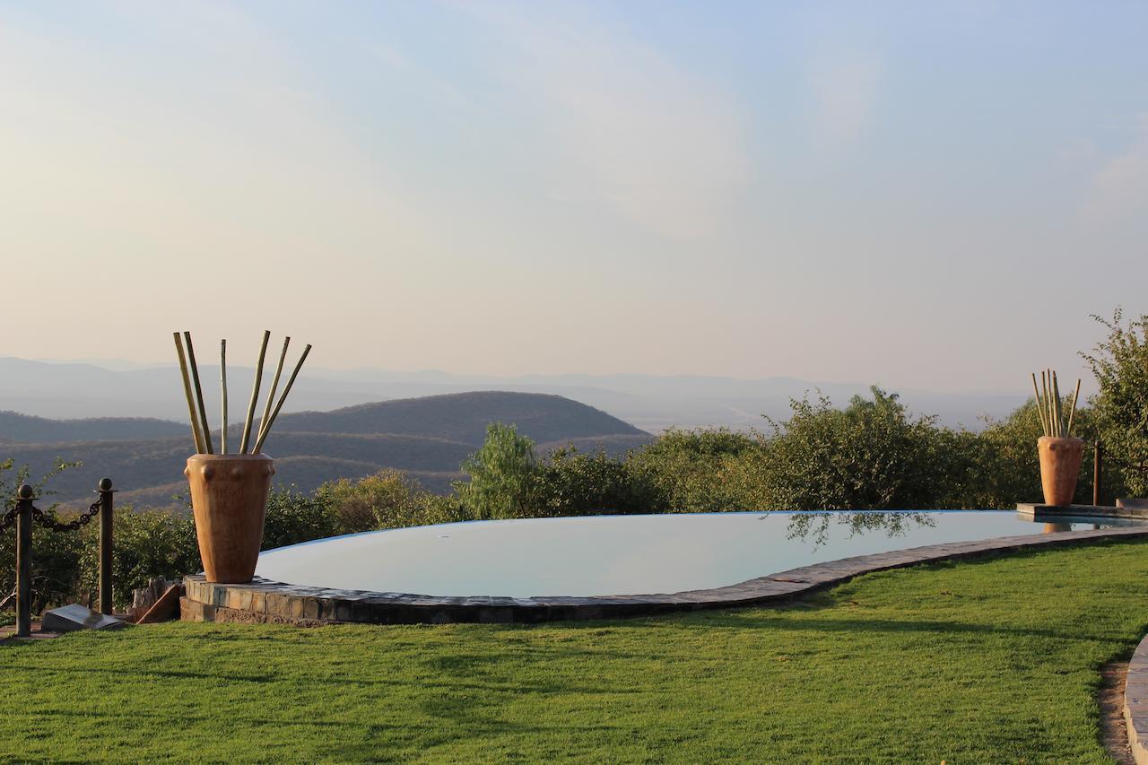 Opuwo Country Lodge ภายนอก รูปภาพ